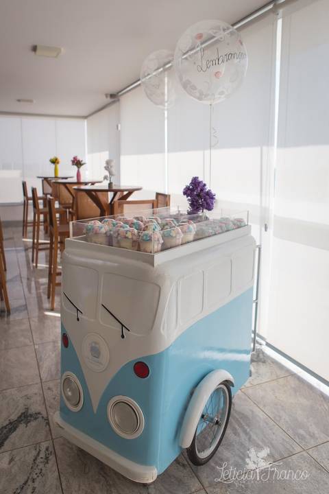 komi la kombita jardim da elena ipes realizado pela fotografa especializada Letícia Franco em Brasília DF festa aniversário de 1 ano primeiro'