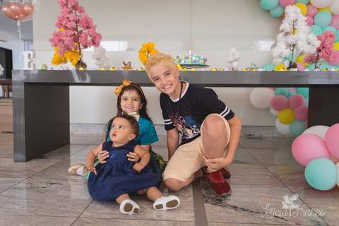 jardim da elena ipes realizado pela fotografa especializada Letícia Franco em Brasília DF festa aniversário de 1 ano primeiro aniversariante'