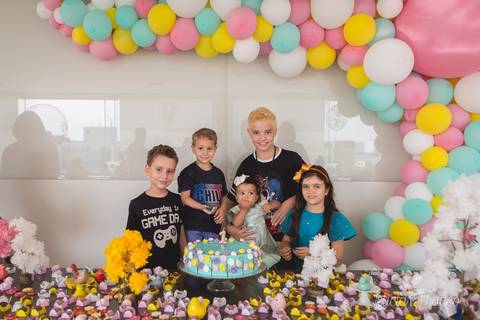 jardim da elena ipes realizado pela fotografa especializada Letícia Franco em Brasília DF festa aniversário de 1 ano primeiro aniversariante'