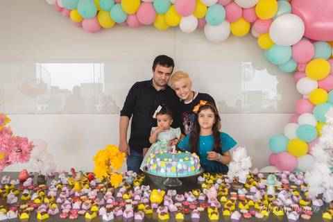 jardim da elena ipes realizado pela fotografa especializada Letícia Franco em Brasília DF festa aniversário de 1 ano primeiro aniversariante'