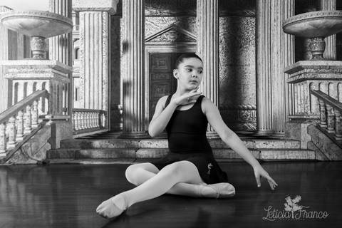 Regina corvello bailarinas fotografadas pela fotografa Letícia Franco no Lago SUl em Brasília DF'