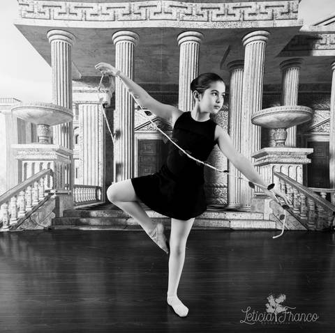 Regina corvello bailarinas fotografadas pela fotografa Letícia Franco no Lago SUl em Brasília DF'