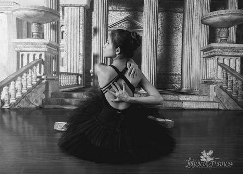 Regina corvello bailarinas fotografadas pela fotografa Letícia Franco no Lago SUl em Brasília DF'