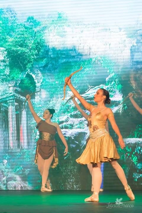 Regina corvello bailarinas fotografadas pela fotografa Letícia Franco no Lago SUl em Brasília DF teatro oi espetaculo Sylvia'