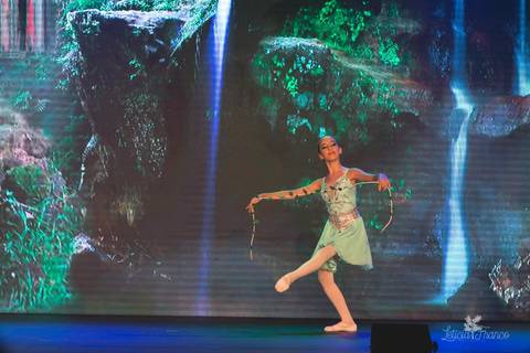 Regina corvello bailarinas fotografadas pela fotografa Letícia Franco no Lago SUl em Brasília DF teatro oi espetaculo Sylvia'