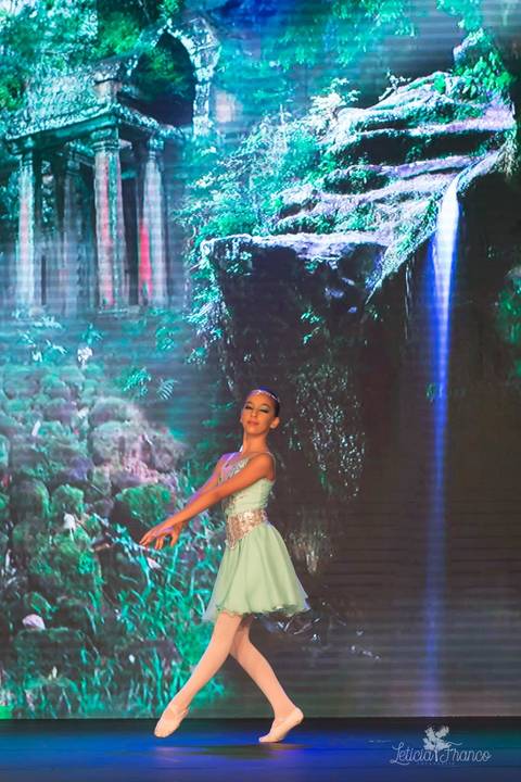 Regina corvello bailarinas fotografadas pela fotografa Letícia Franco no Lago SUl em Brasília DF teatro oi espetaculo Sylvia'