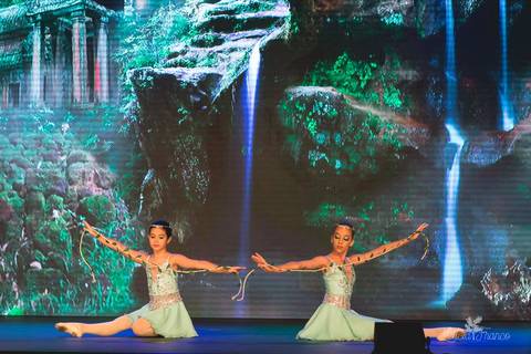 Regina corvello bailarinas fotografadas pela fotografa Letícia Franco no Lago SUl em Brasília DF teatro oi espetaculo Sylvia'