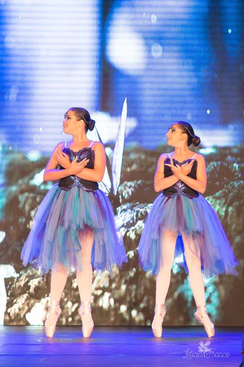 Regina corvello bailarinas fotografadas pela fotografa Letícia Franco no Lago SUl em Brasília DF teatro oi espetaculo Sylvia nereidas'