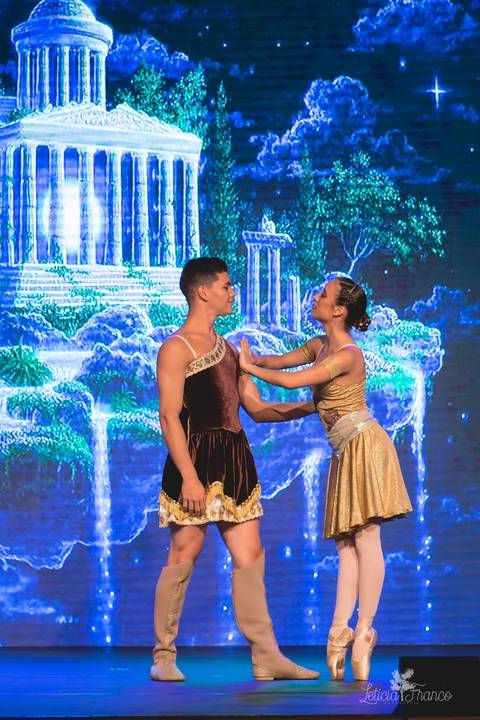 Regina corvello bailarinas fotografadas pela fotografa Letícia Franco no Lago SUl em Brasília DF teatro oi espetaculo Sylvia'