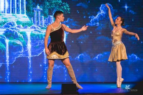 Regina corvello bailarinas fotografadas pela fotografa Letícia Franco no Lago SUl em Brasília DF teatro oi espetaculo Sylvia'