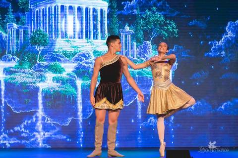 Regina corvello bailarinas fotografadas pela fotografa Letícia Franco no Lago SUl em Brasília DF teatro oi espetaculo Sylvia'