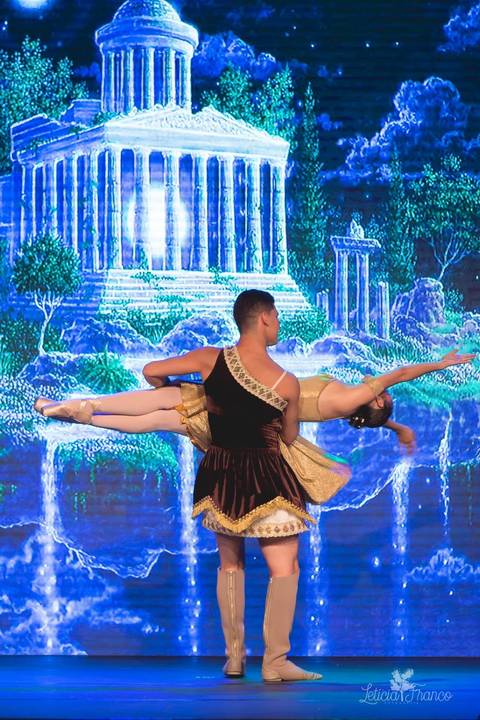 Regina corvello bailarinas fotografadas pela fotografa Letícia Franco no Lago SUl em Brasília DF teatro oi espetaculo Sylvia'