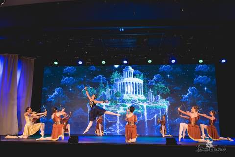 Regina corvello bailarinas fotografadas pela fotografa Letícia Franco no Lago SUl em Brasília DF teatro oi espetaculo Sylvia'