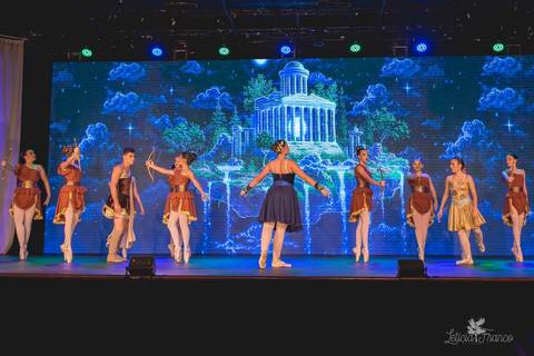 Regina corvello bailarinas fotografadas pela fotografa Letícia Franco no Lago SUl em Brasília DF teatro oi espetaculo Sylvia'