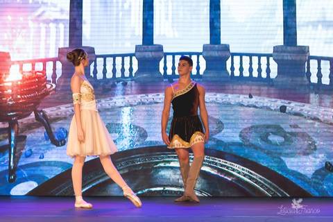 Regina corvello bailarinas fotografadas pela fotografa Letícia Franco no Lago SUl em Brasília DF teatro oi espetaculo Sylvia'