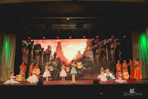 Regina corvello bailarinas fotografadas pela fotografa Letícia Franco no Lago SUl em Brasília DF teatro oi espetaculo Sylvia'