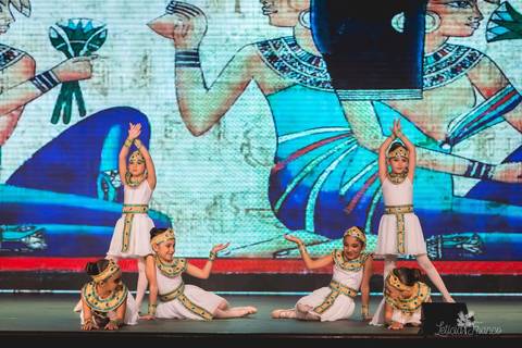Regina corvello bailarinas fotografadas pela fotografa Letícia Franco no Lago SUl em Brasília DF teatro oi espetaculo Sylvia'
