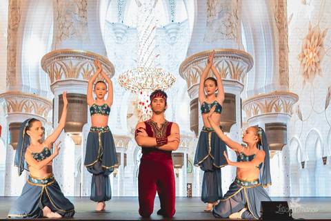 Regina corvello bailarinas fotografadas pela fotografa Letícia Franco no Lago SUl em Brasília DF teatro oi espetaculo Sylvia'