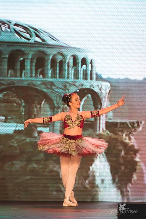 Regina corvello bailarinas fotografadas pela fotografa Letícia Franco no Lago SUl em Brasília DF teatro oi espetaculo Sylvia'
