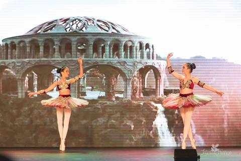 Regina corvello bailarinas fotografadas pela fotografa Letícia Franco no Lago SUl em Brasília DF teatro oi espetaculo Sylvia'