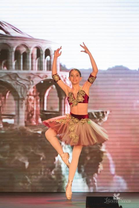 Regina corvello bailarinas fotografadas pela fotografa Letícia Franco no Lago SUl em Brasília DF teatro oi espetaculo Sylvia'