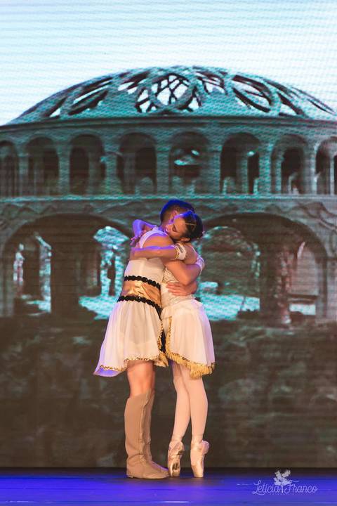 Regina corvello bailarinas fotografadas pela fotografa Letícia Franco no Lago SUl em Brasília DF teatro oi espetaculo Sylvia'