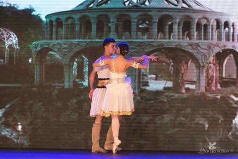 Regina corvello bailarinas fotografadas pela fotografa Letícia Franco no Lago SUl em Brasília DF teatro oi espetaculo Sylvia'