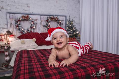 ensaio de natal em brasilia lago sul jardim botanico 2019 estrelas ensaio clean bebe sorriso fotografado pela fotografa leticia franco especializada'