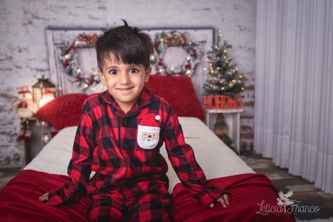 ensaio de natal em brasilia lago sul jardim botanico 2019 estrelas ensaio clean bebe sorriso fotografado pela fotografa leticia franco especializada quarto do papai noel pijama carter1s carters'