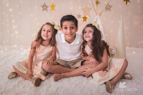 ensaio de natal em brasilia lago sul jardim botanico 2019 estrelas ensaio clean bebe sorriso fotografado pela fotografa leticia franco especializada gemeas twins'