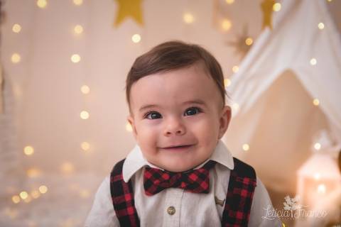 ensaio de natal claro dourado estrelas bebê touca de papai noel suspensorio 2019 pedro erica de paula brasilia df registrado pela fotógrafa letícia franco'