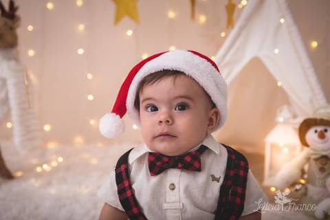 ensaio de natal claro dourado estrelas bebê touca de papai noel suspensorio 2019 pedro erica de paula brasilia df registrado pela fotógrafa letícia franco'