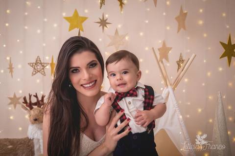 ensaio de natal claro dourado estrelas bebê touca de papai noel suspensorio 2019 pedro erica de paula brasilia df registrado pela fotógrafa letícia franco'