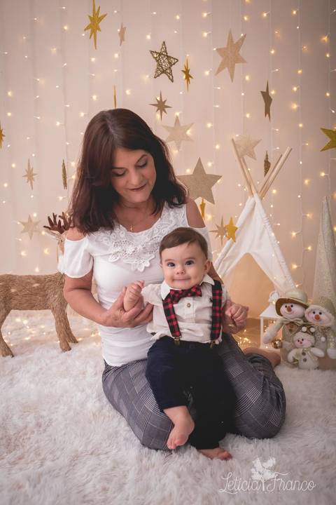 ensaio de natal claro dourado estrelas bebê touca de papai noel suspensorio 2019 pedro erica de paula brasilia df registrado pela fotógrafa letícia franco avó arlene vó'