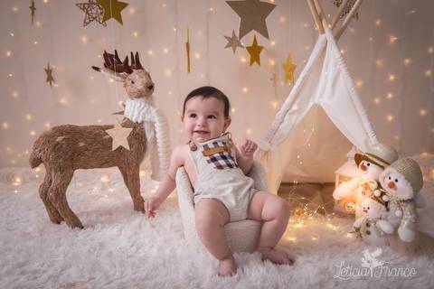 estrelas bebê touca de papai noel 2019 brasilia df registrado pela fotógrafa letícia franco branco familia enzo'