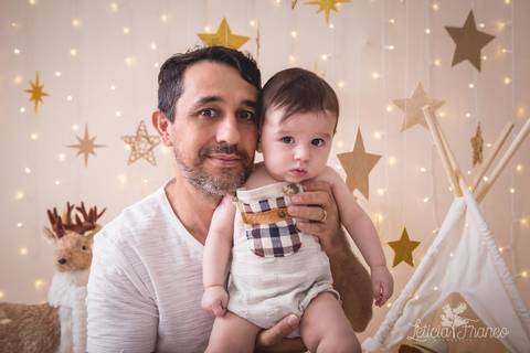 estrelas bebê touca de papai noel 2019 brasilia df registrado pela fotógrafa letícia franco branco familia enzo'