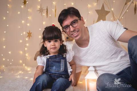 estrelas bebê touca de papai noel 2019 brasilia df registrado pela fotógrafa letícia franco branco familia lara com papai álvaro'