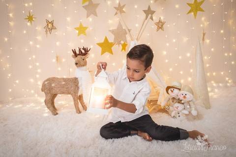 estrelas bebê touca de papai noel 2019 brasilia df registrado pela fotógrafa letícia franco branco familia bento com a lâmpada'