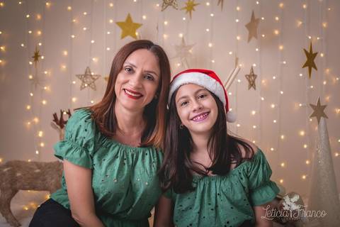 estrelas touca de papai noel 2019 brasilia df registrado pela fotógrafa letícia franco branco familia giovanna adolescente criança infantil com mamãe jack'