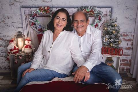 ensaio de natal bebê touca de papai noel 2019 brasilia df registrado pela fotógrafa letícia franco quarto do papai noel cama arvore guirlanda pijama carter's carters pais '