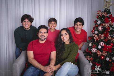 estrelas touca de papai noel 2019 brasilia df registrado pela fotógrafa letícia franco branco familia família'
