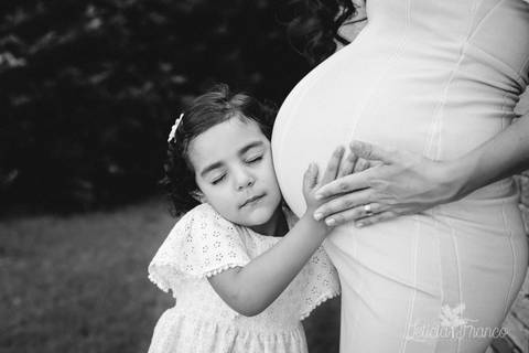 ensaio gestante mamãe lugar dos sonhos recém nascido newborn fotografa brasília df distrito federal baby bebe book melhor leticia franco letícia peninsula mãe vestindo a gestante midi rosa adriana 38 semanas irmã escutando'