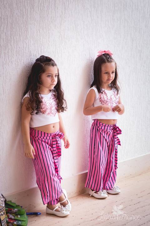 festa infantil 04 anos decoração brasilia df distrito federal book fotógrafa melhor leticia franco letícia moranguinho dinossauro betina e olivia pulando corda trio bagunça irmãs aniversariantes gêmeas twins'