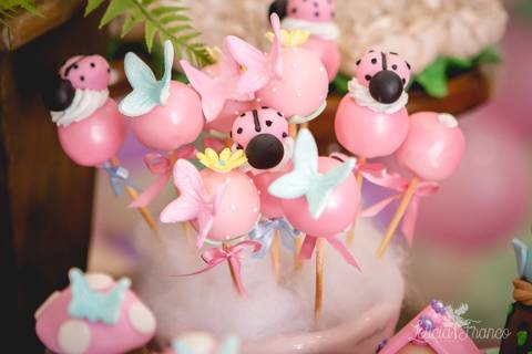 festa infantil 02 anos decoração brasilia df distrito federal book fotógrafa fotografia melhor leticia franco letícia jardim da beatriz detalhes happy birthday asa norte em brasilia cake pop com bichinhos'