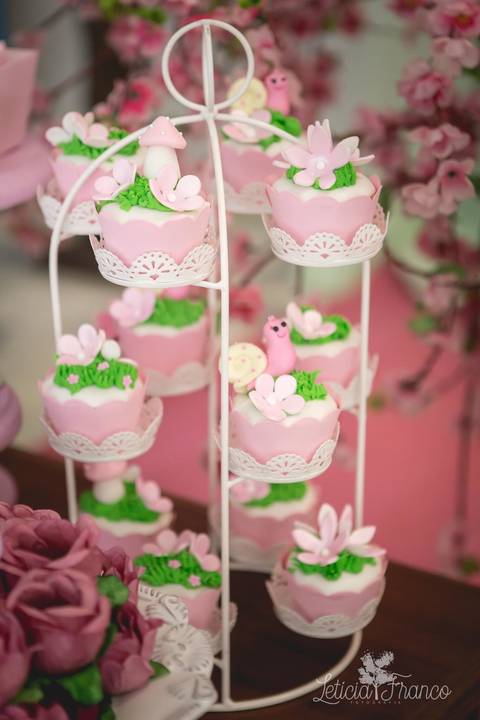 festa infantil 02 anos decoração brasilia df distrito federal book fotógrafa fotografia melhor leticia franco letícia jardim da beatriz detalhes happy birthday asa norte em brasilia cupcakes'