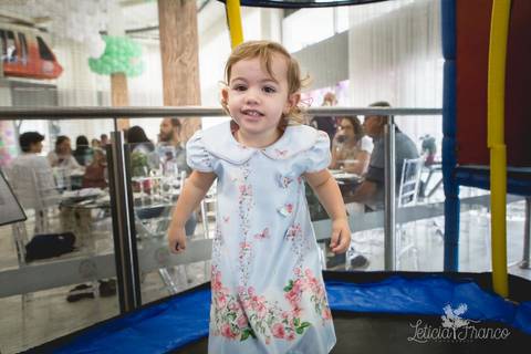 festa infantil 02 anos decoração brasilia df distrito federal book fotógrafa fotografia melhor leticia franco letícia jardim da beatriz detalhes happy birthday asa norte em brasilia pais pai mãe com aniversariante pula pula cama elástica'