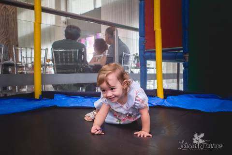 festa infantil 02 anos decoração brasilia df distrito federal book fotógrafa fotografia melhor leticia franco letícia jardim da beatriz detalhes happy birthday asa norte em brasilia aniversariante cama elástica pula pula'