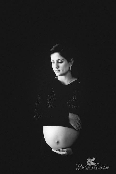 ensaio gestante mamãe jardim botanico bebê recém nascido newborn brasilia fotógrafa brasília df distrito federal book melhor leticia franco acompanhamento gestacional da jéssica esperando a catarina 31 semanas fundo preto e branco'
