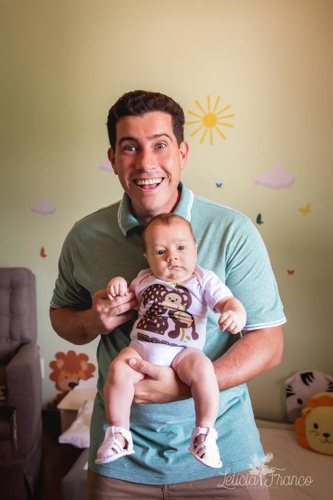 bebê recém nascido newborn brasilia fotógrafa brasília df distrito federal baby bebe book melhor franco letícia lifestyle 2 meses luis miguel pai no quarto '