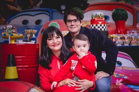 decoração festas criativas carros na happy birthday registrado pela fotógrafa Letícia Leticia Franco em brasília brasilia df no colo da mamãe com papai'